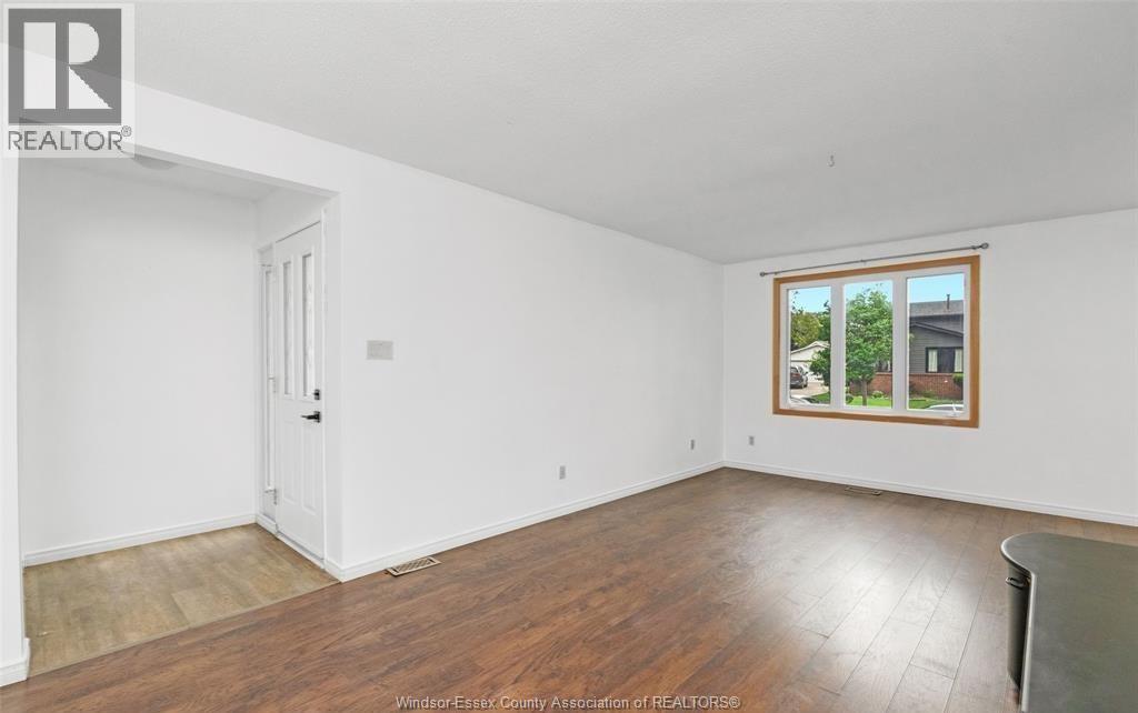 Unit UPPER - 9597 AVERY LANE, Windsor 5