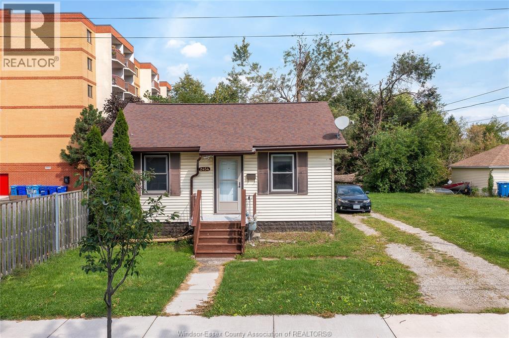2454 JOS ST. LOUIS AVENUE, Windsor 1