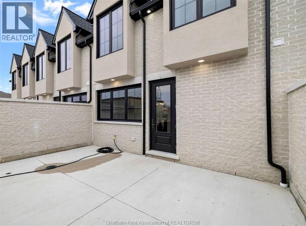 866 Park AVENUE West, Chatham 5