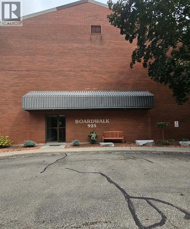 Unit 108 - 925 Grand AVENUE West, Chatham 1