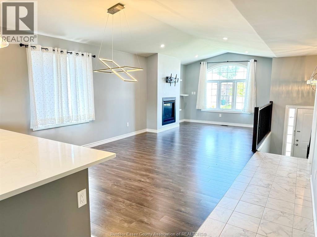 Unit UPPER - 1076 LUBLIN AVENUE, Windsor 3