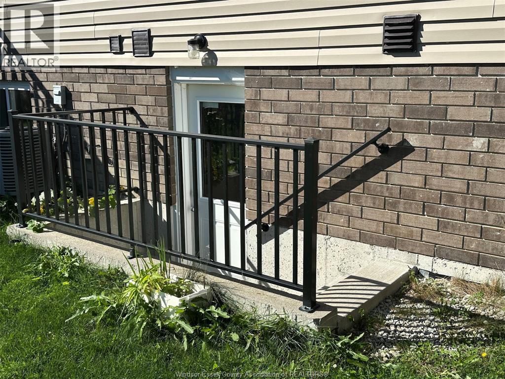 Unit LOWER - 1076 LUBLIN AVENUE, Windsor 2