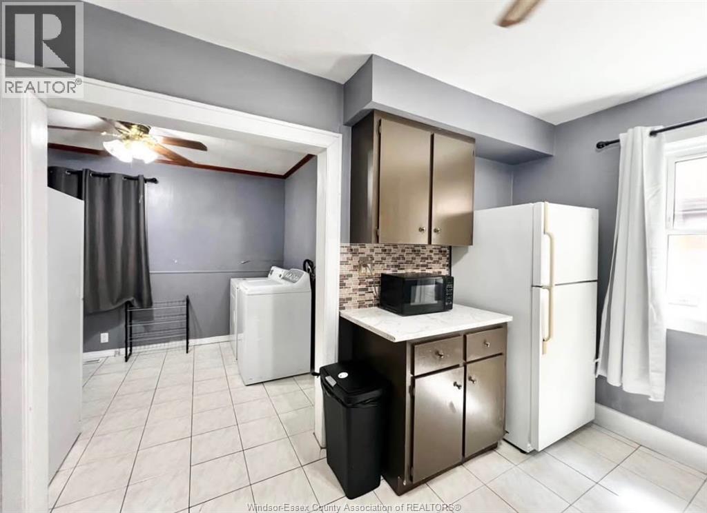 1484 LANGLOIS AVENUE, Windsor 5