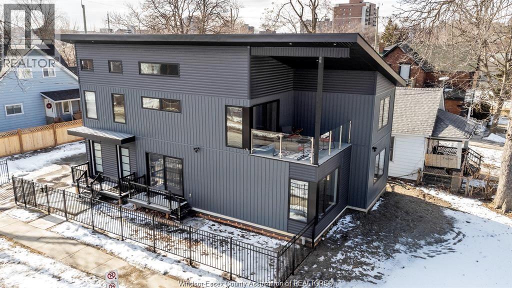 687 ASSUMPTION STREET, Windsor 3