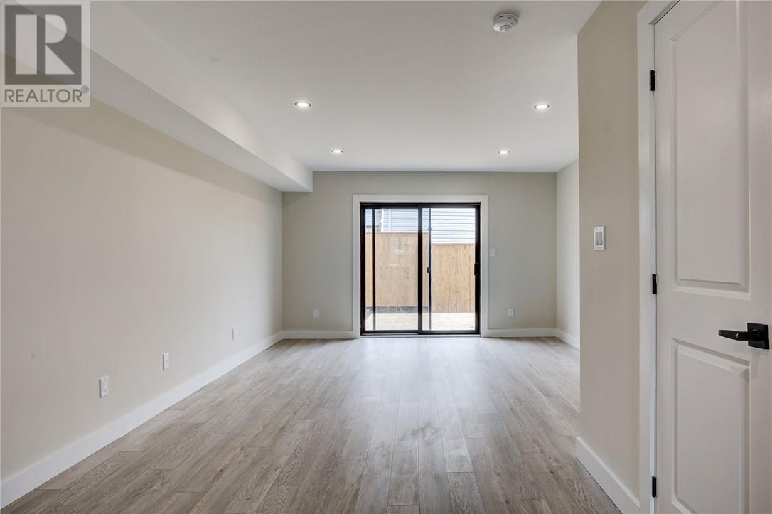 633 Notre Dame, Azilda 5