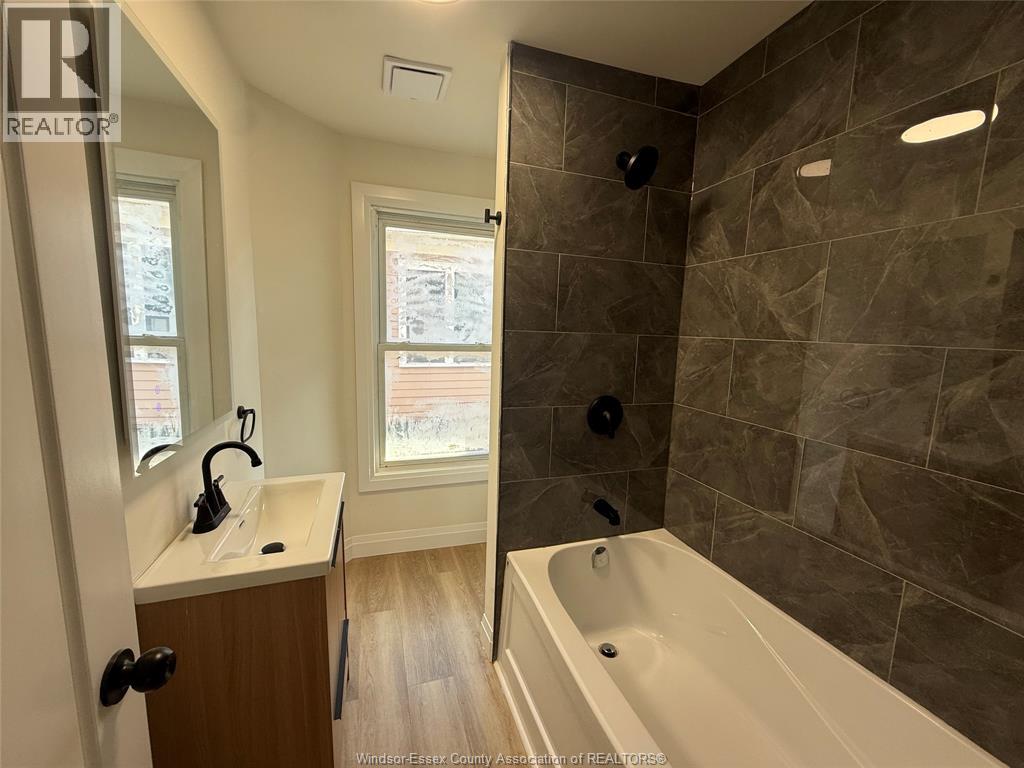 Unit 2 - 643 PIERRE, Windsor 2