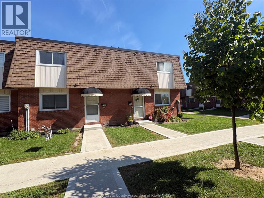 Unit 25 - 5422 LASSALINE AVENUE, Windsor 3