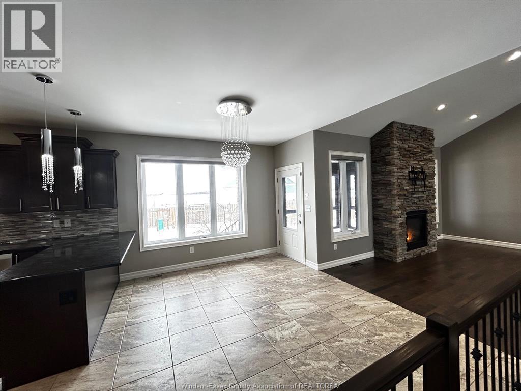 Unit UPPER - 2125 FOX RUN ROAD, Leamington 3