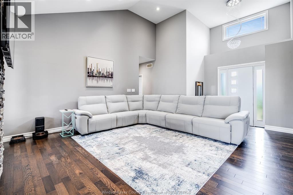 Unit UPPER - 2125 FOX RUN ROAD, Leamington 4