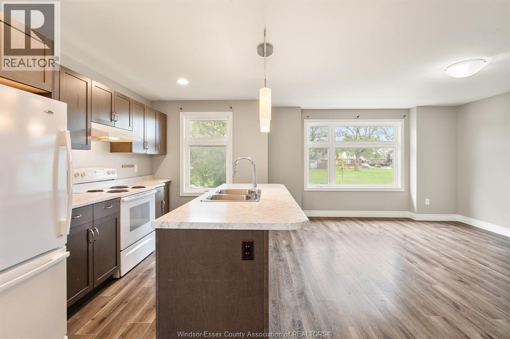 766 Irvine AVENUE, Windsor 5