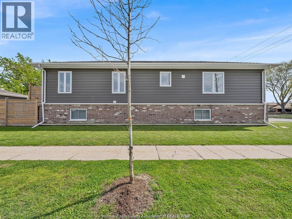 702 Lesperance ROAD, Tecumseh 4