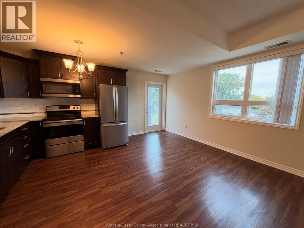 Unit 418 - 550 Park AVENUE West, Chatham 2