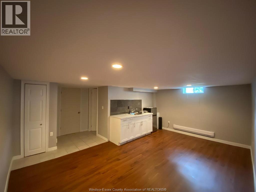 9260 ARNCLIFFE COURT, Windsor 4