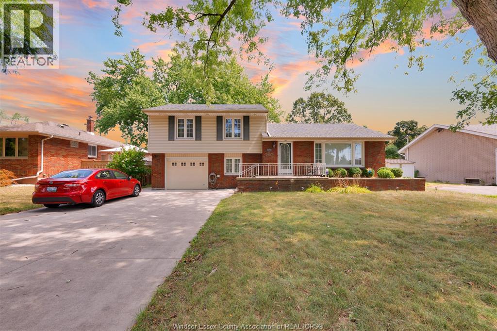 4340 MOUNT ROYAL DRIVE, Windsor 5