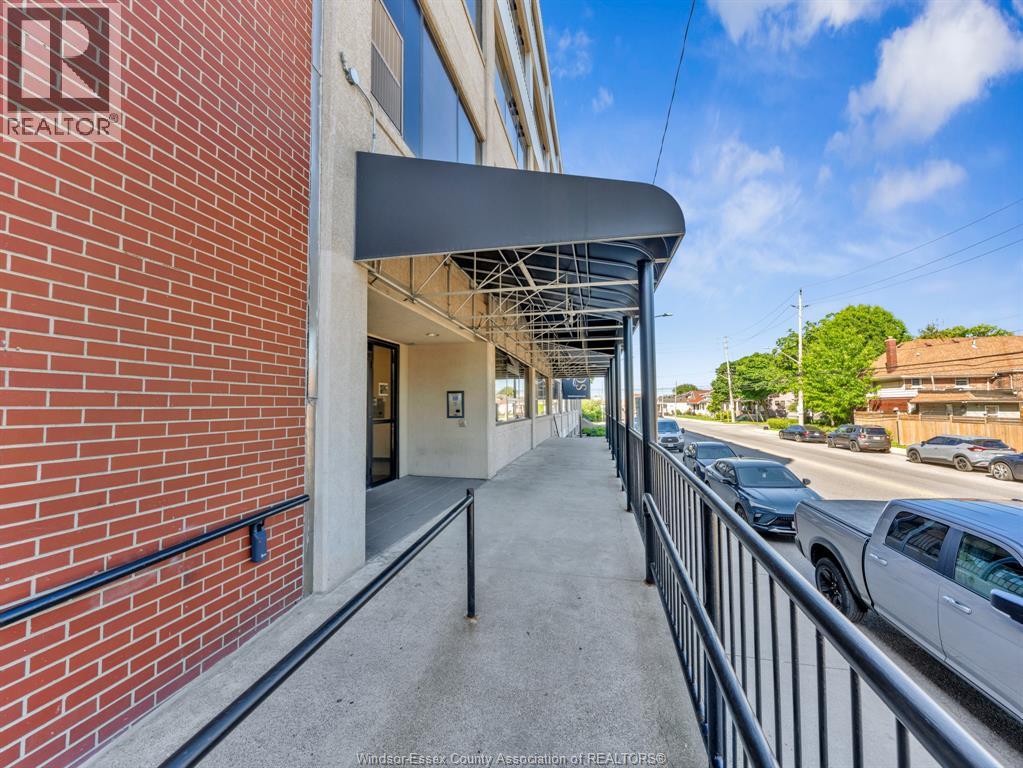 Unit 401 - 2109 OTTAWA STREET, Windsor 4