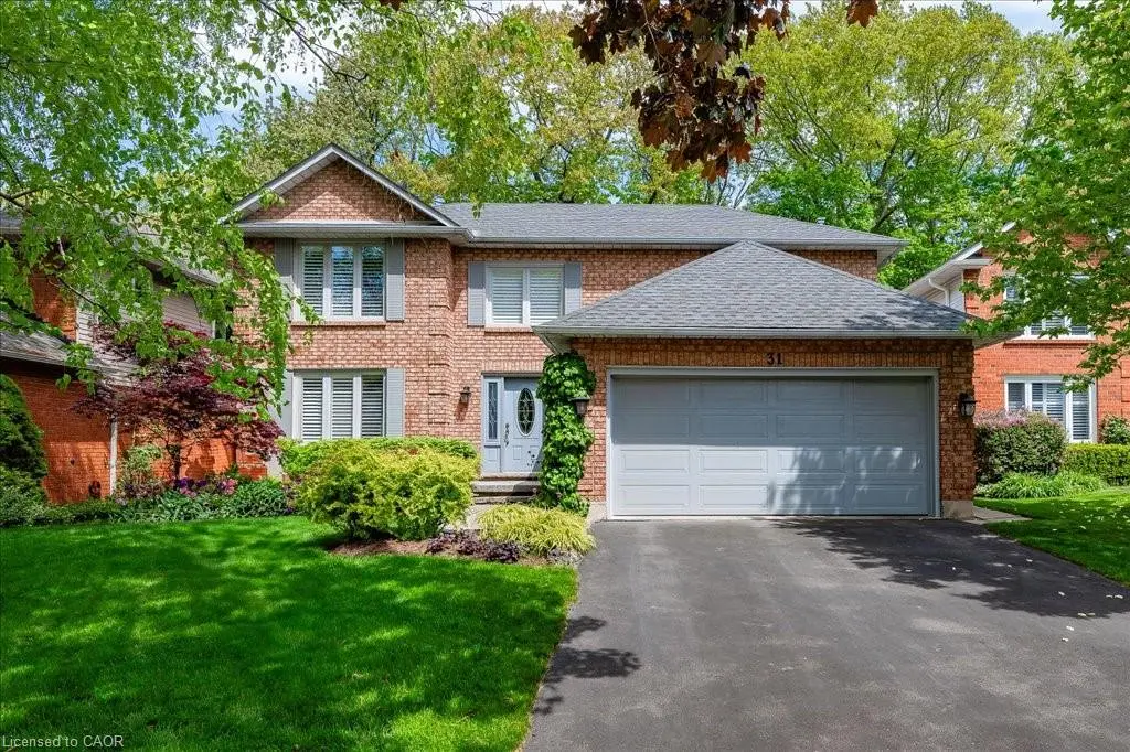 31 Forestview Drive – Executive Home on Ravine Lot