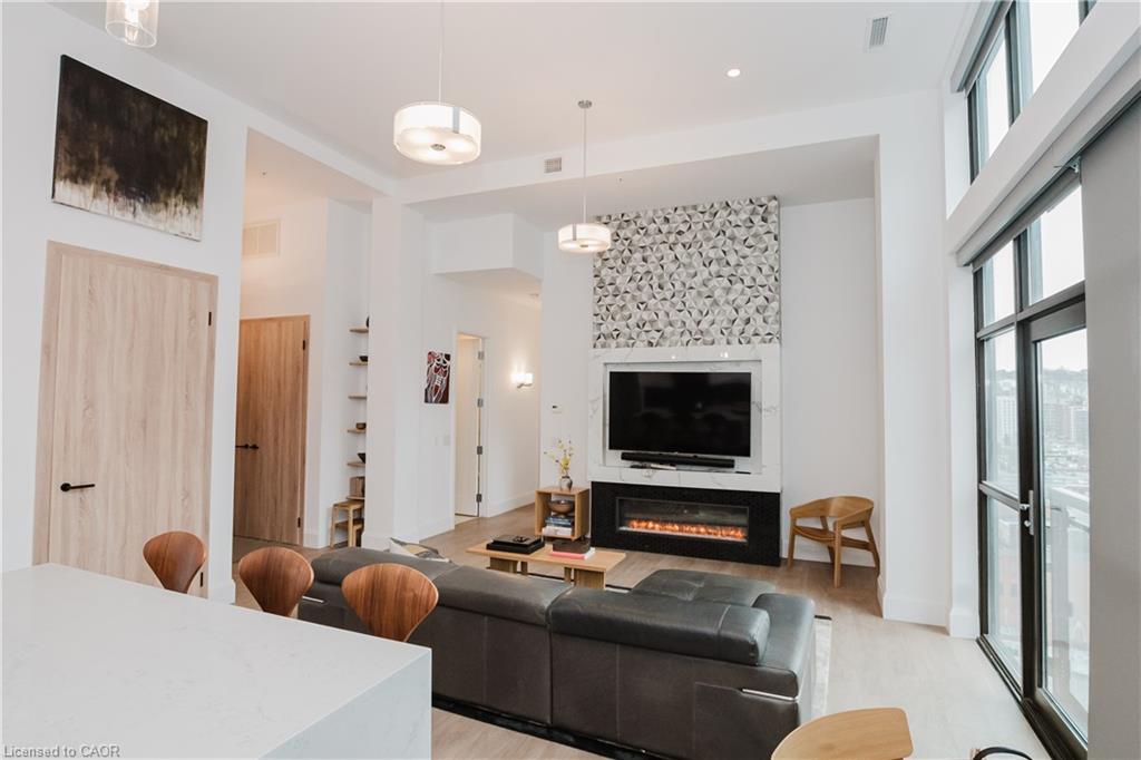 Unit LPH13 - 118 King Street East, Hamilton 4