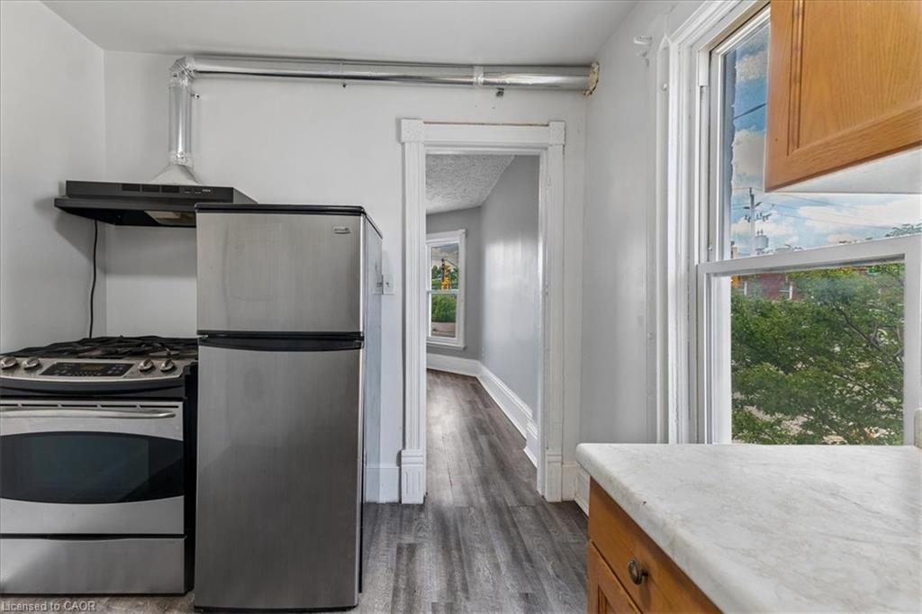 Unit Upper - 74 Erie Avenue, Brantford 5