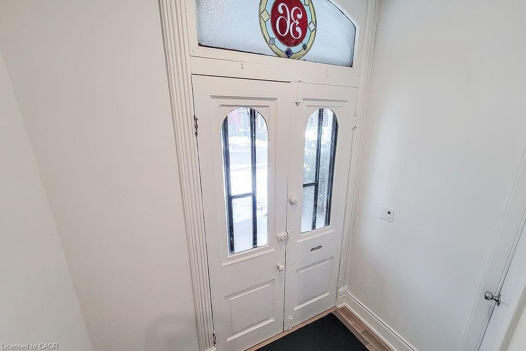Unit 2 UPPER - 36 Erie Avenue, Hamilton 5