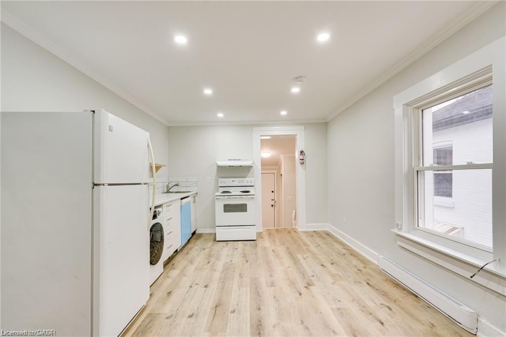 Unit Upper 2 - 33 Albion Street, Brantford 2