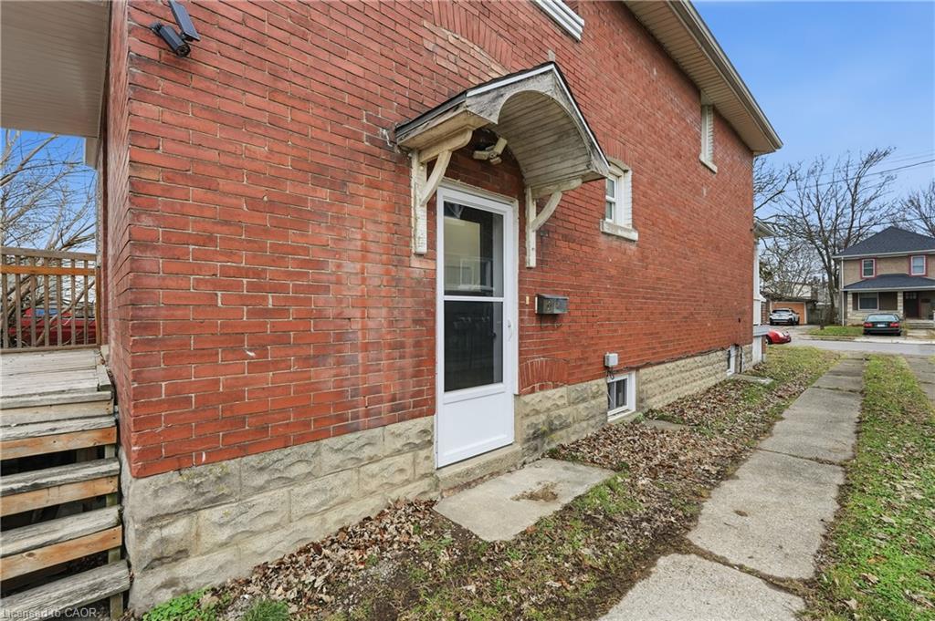 Unit Upper - 27 Albert Street, Welland 2
