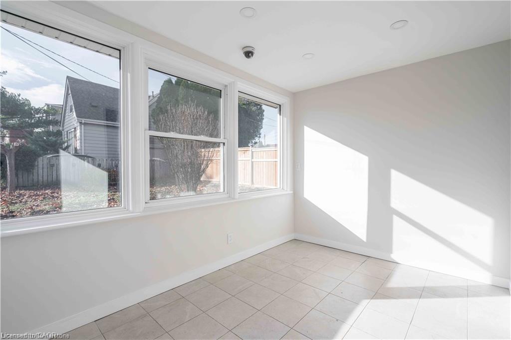 Unit LOWER - 204 Glow Avenue, Hamilton 5