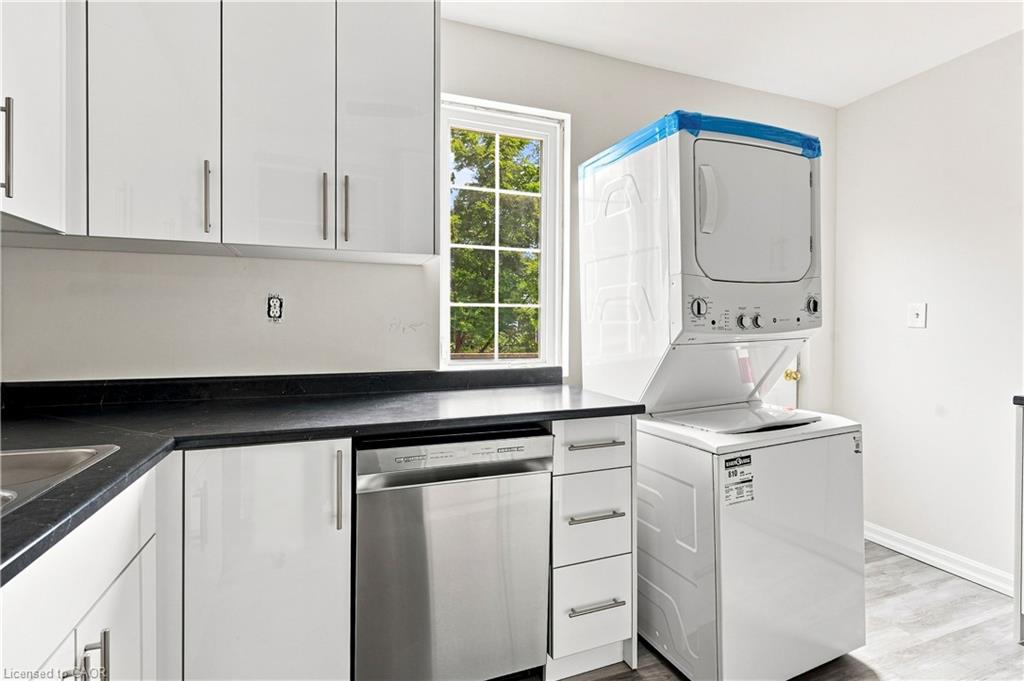 Unit Upper - 256 Bay Street N, Hamilton 5