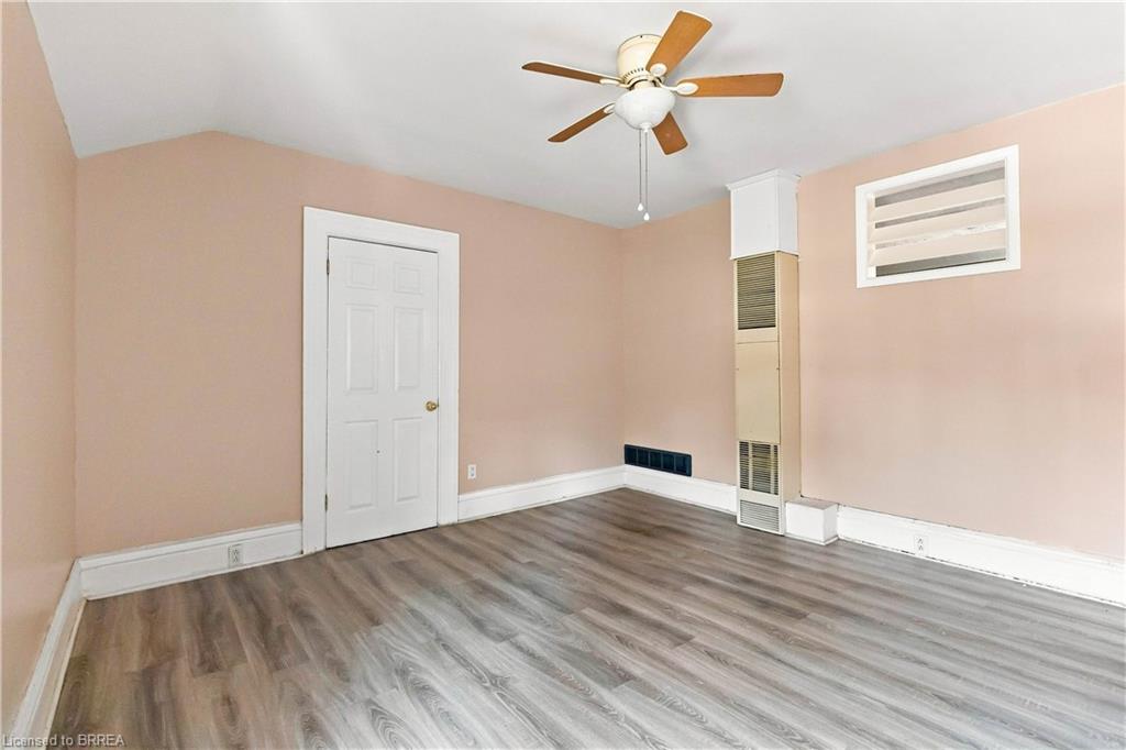 Unit Upper - 63 East Avenue, Brantford 5