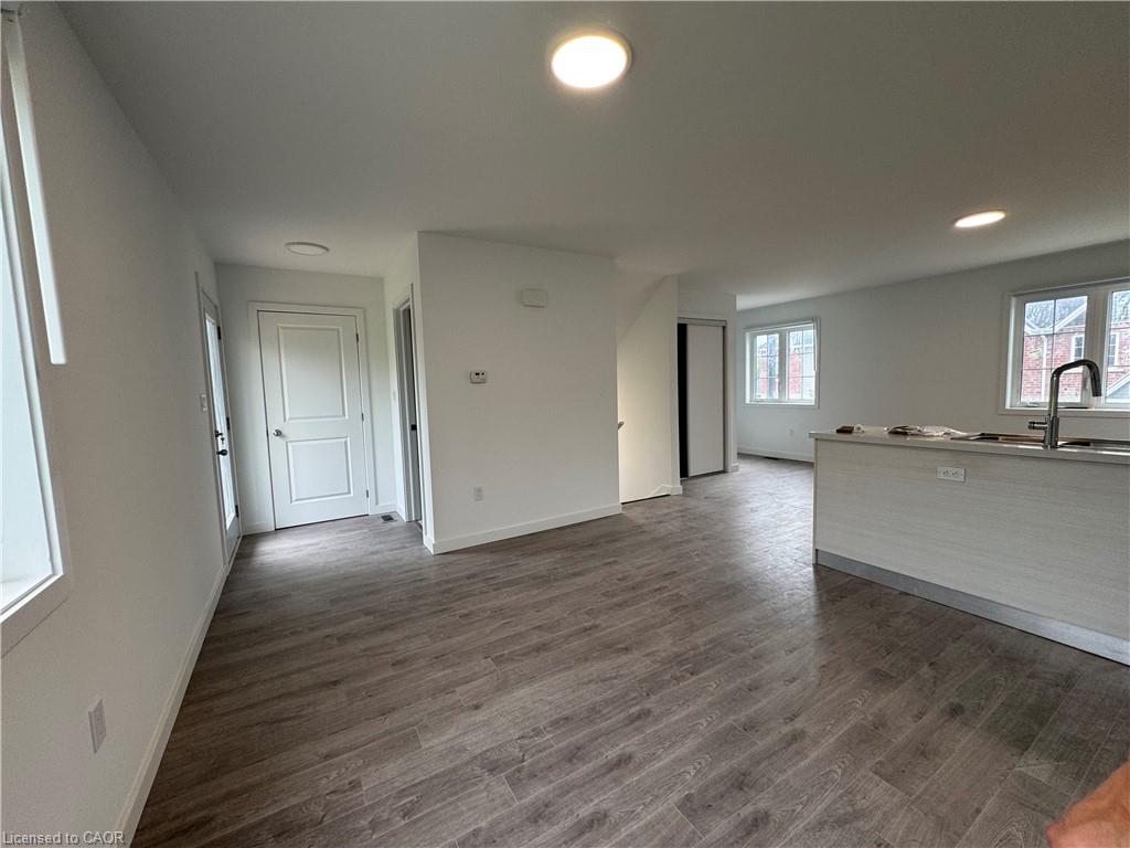 Unit Main - 99 Highriver Trail, Welland 5