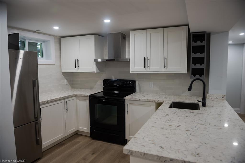 Unit Lower Level - 225 Aldercrest Avenue, Glanbrook 3