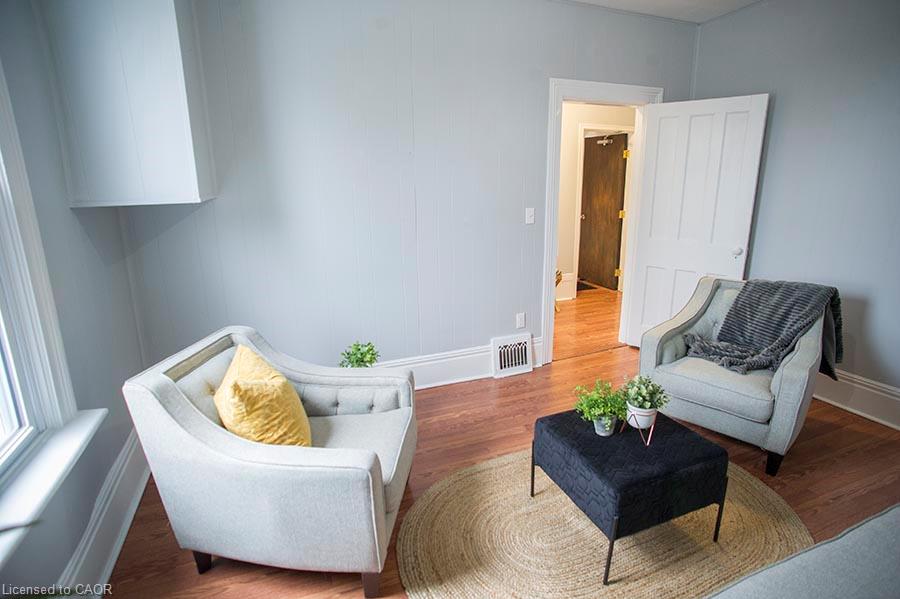 Unit Upper - 67 Terrace Hill Street, Brantford 2