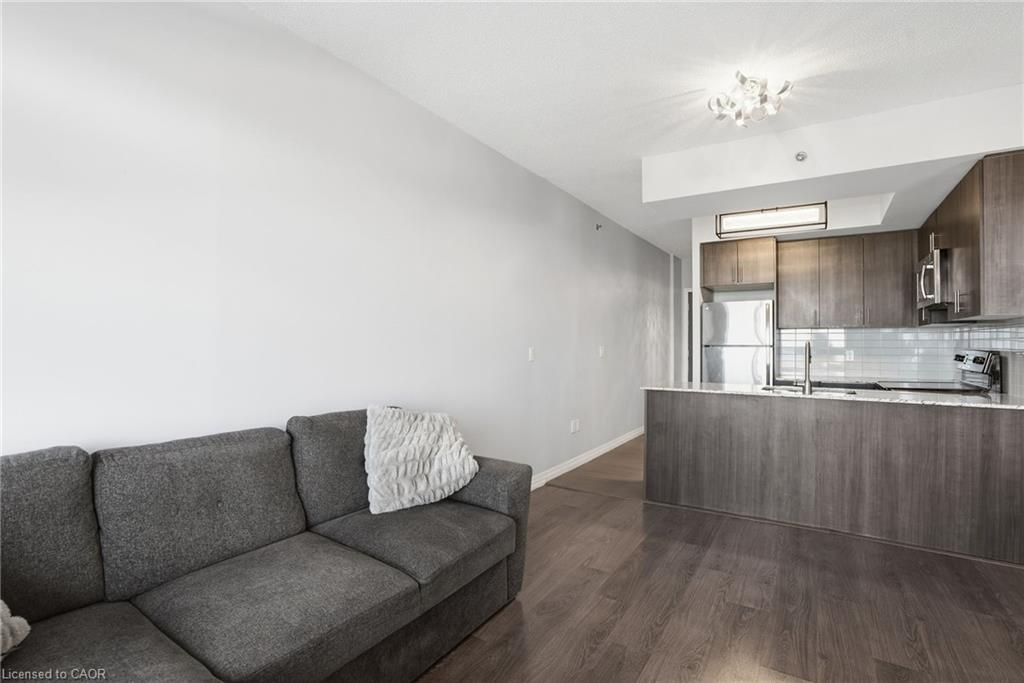 Unit 708 - 560 North Service Road, Grimsby 3