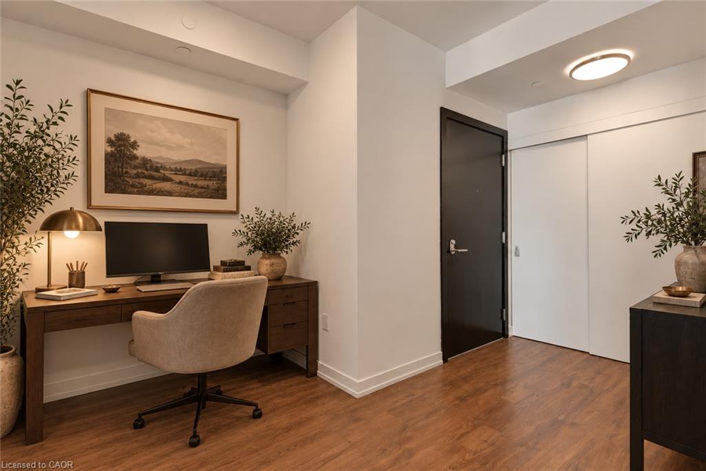 Unit 901 - 15 Wellington Street S, Kitchener 4