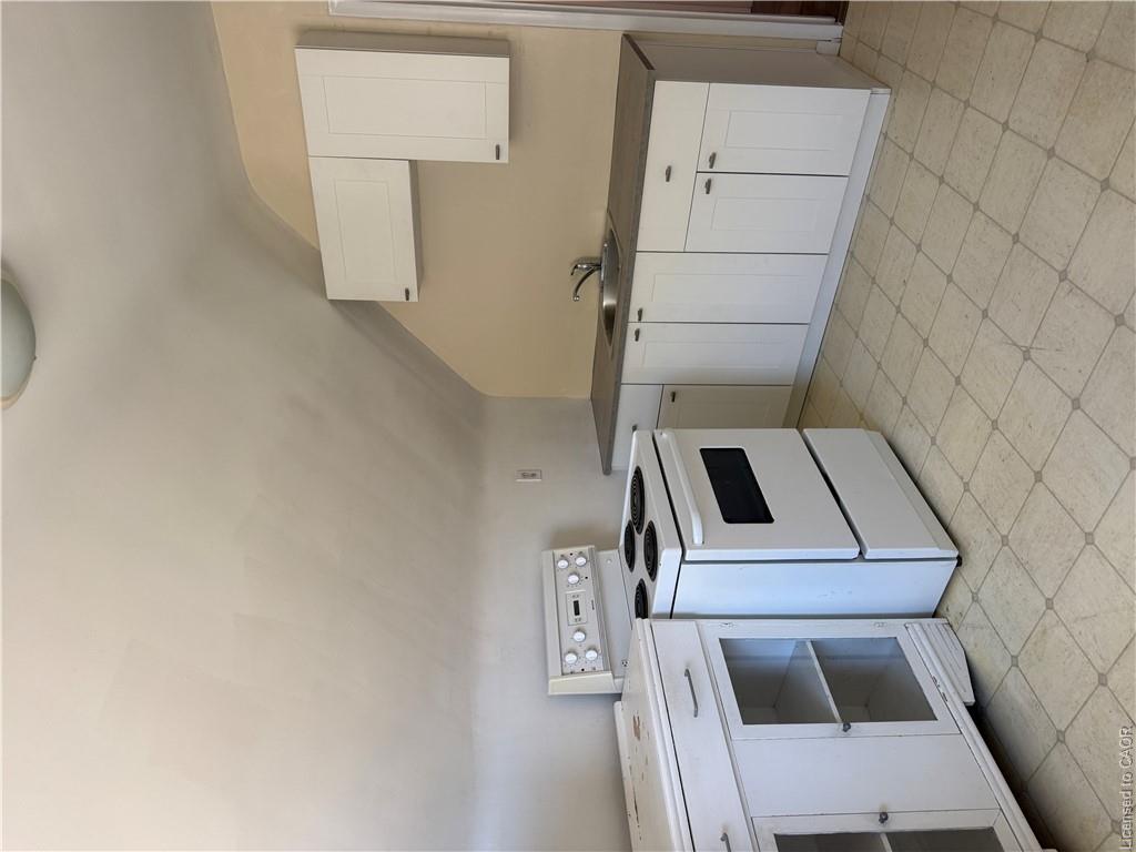 Unit 3 - 4 Undermount Avenue, Hamilton 3