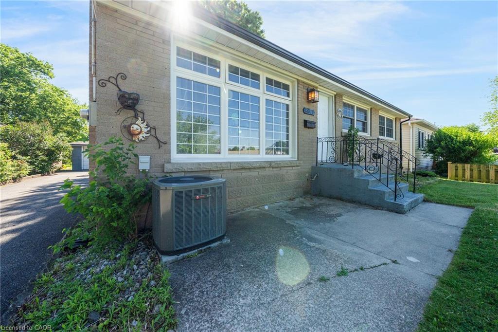 6604 Locus Avenue, Niagara Falls 2