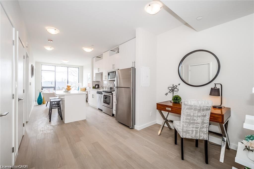 Unit 403 - 690 King Street W, Kitchener 4