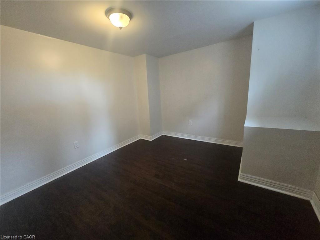Unit B - 996 Queensdale Avenue E, Hamilton 4