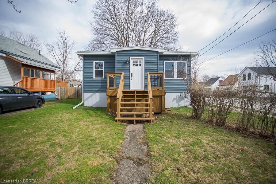 20 Park Avenue E, Brantford 1