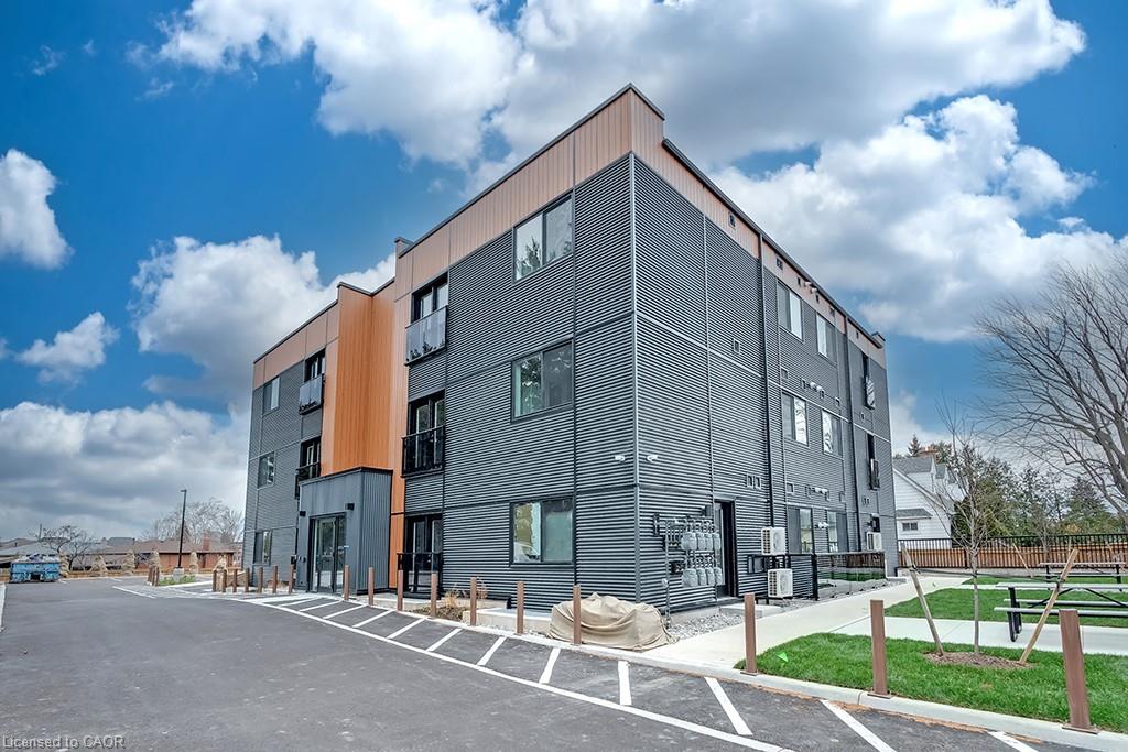 Unit 2A - 259 King Street E, Stoney Creek 2