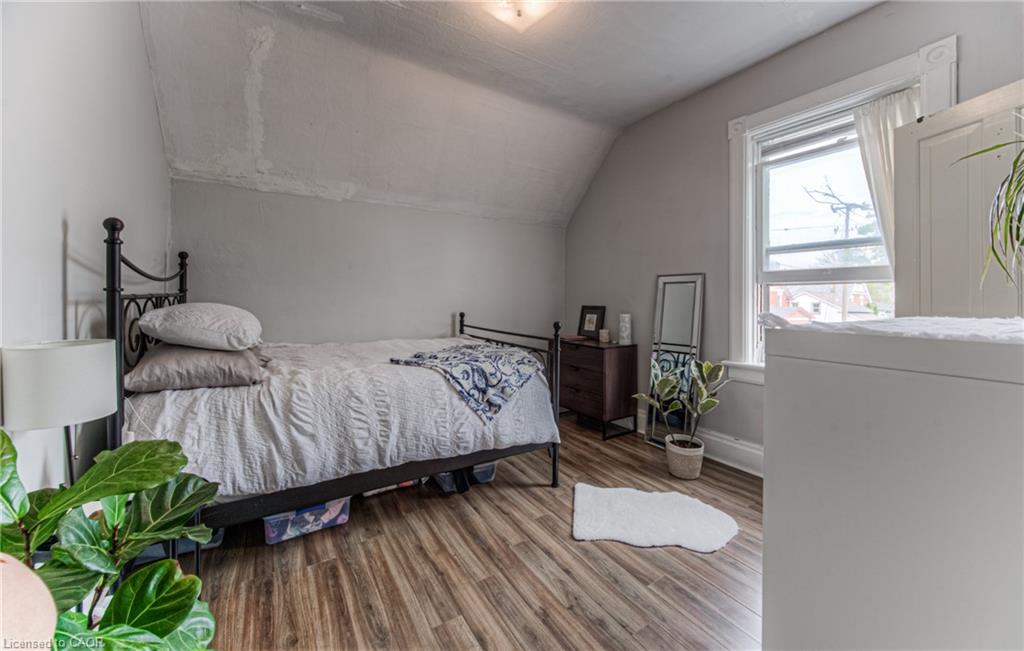 Unit Upper - 404 Duke Street W, Kitchener 5