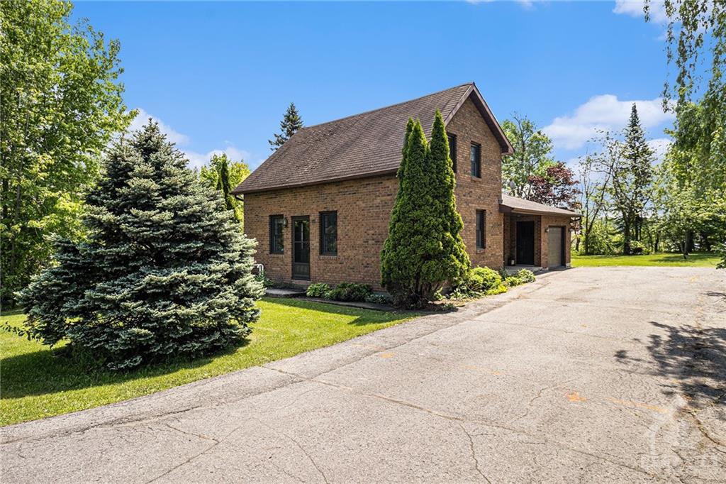 83 CHARLES Street, Crysler, Ontario K0A1R0 Sold History HouseSigma