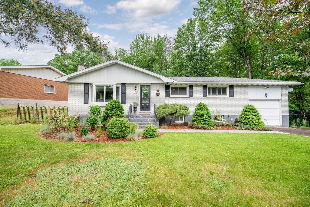 257 THOMAS Street, Deep River, Ontario K0J1P0 Sold History HouseSigma