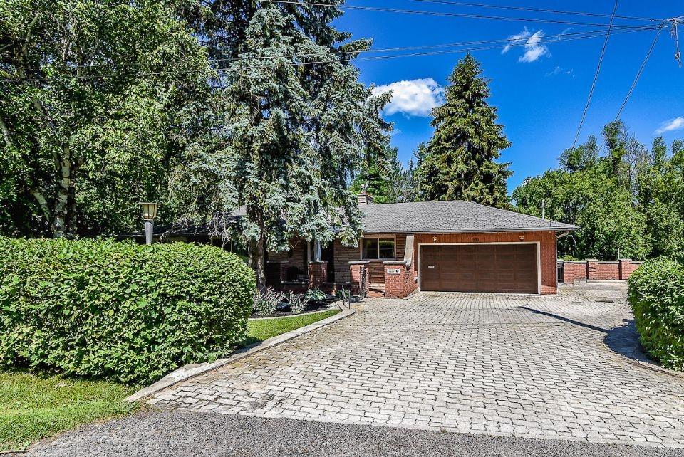230 Lloyminn Avenue, Ancaster, ON Detached, Freehold Sold price