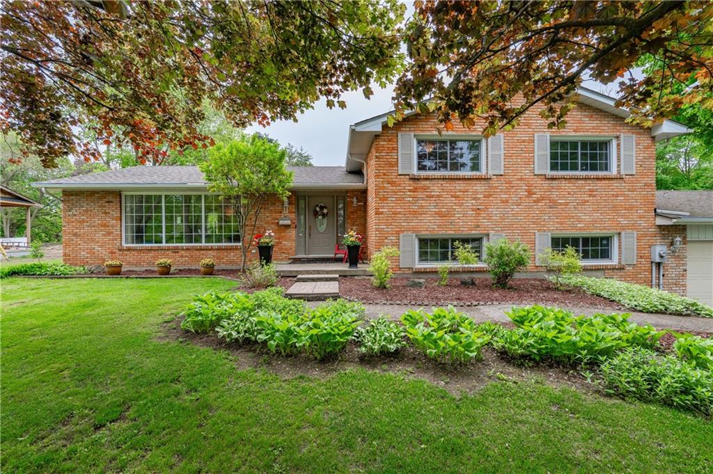 11 COACHMAN Crescent, Flamborough, Ontario L8N2Z7 Listing History