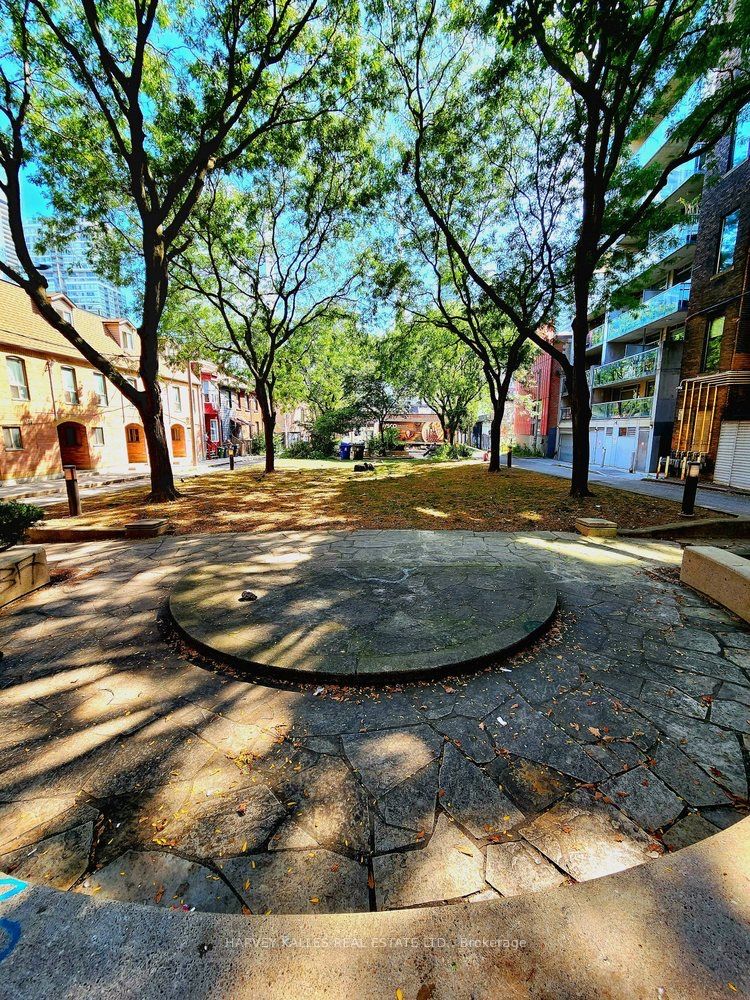 Unit 2 - 11 Saint Patricks Square, Toronto 5