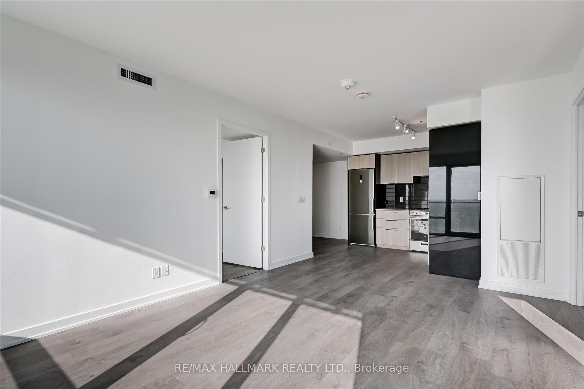 Unit 5212 - 501 Yonge Street, Toronto 4