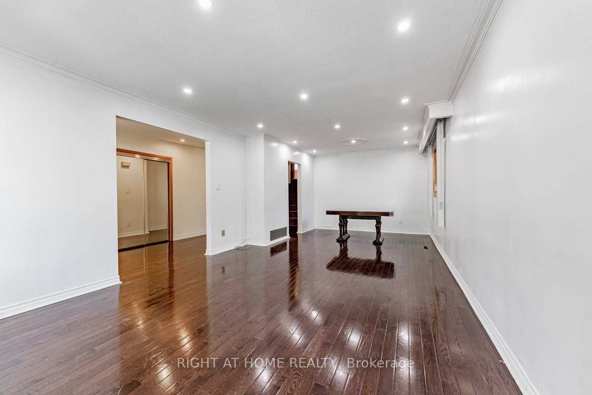 Unit Upper - 9 Chalet Road, North York 4
