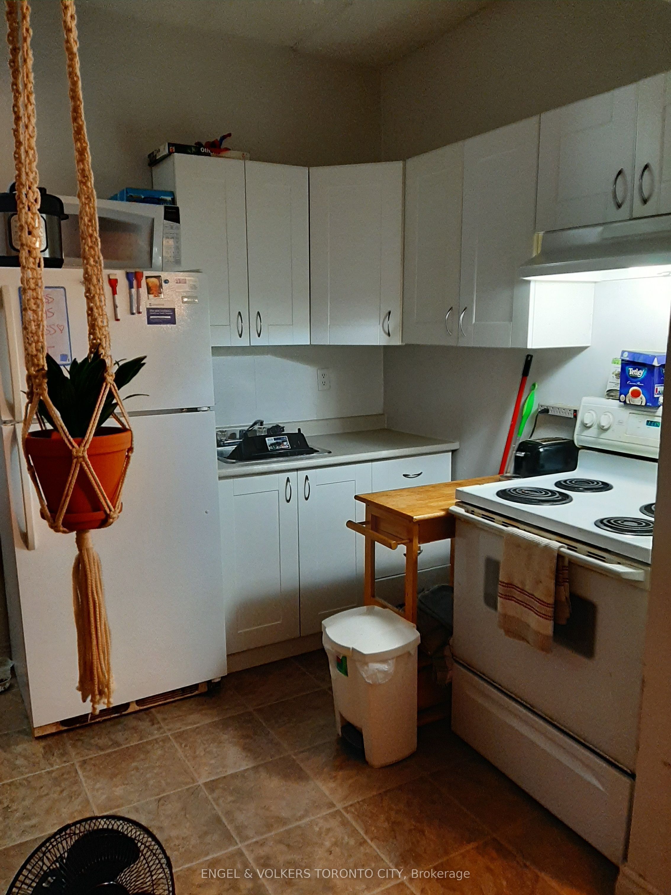 Unit 3 - 1242 College Street, Toronto 3