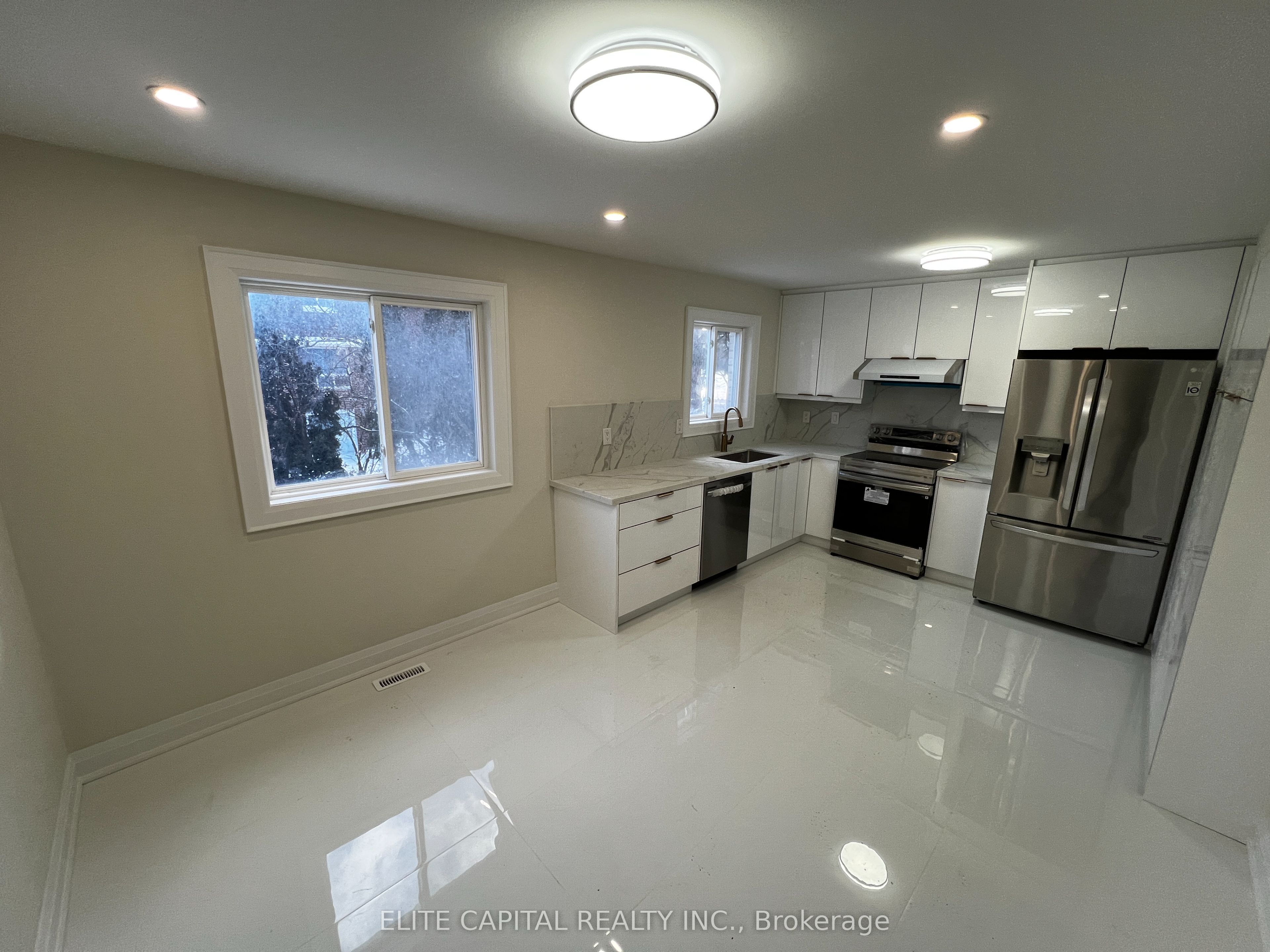 7 Ursa Star Way, North York 3