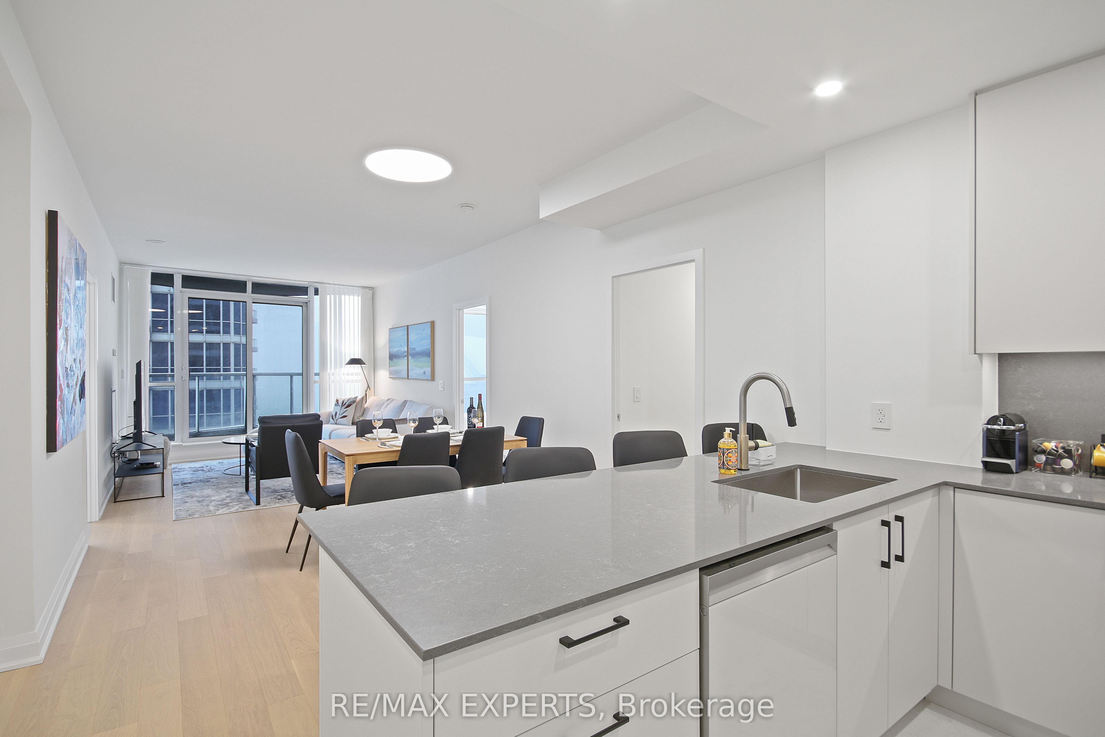 Unit 2011 - 208 Queens Quay W, Toronto 5